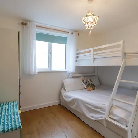 6 * Newquay (Cornwall)