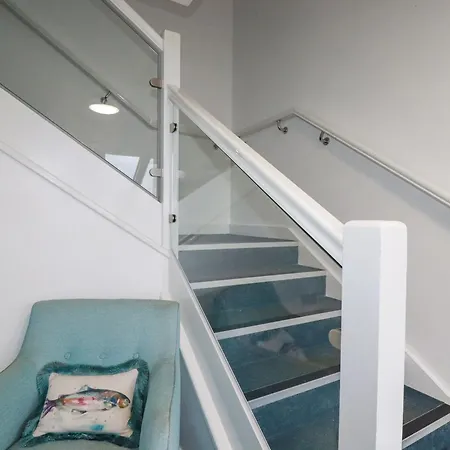 6 Apartment